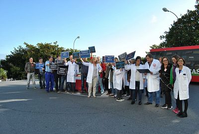 2016-10-20-ACorunha-ContratacionsSergas-ConcentracionCHUAC-02.jpg