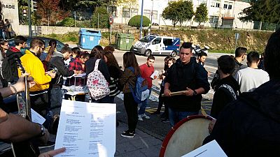 2016-10-20-ConcentracionLOMCE-Vigo-IESRicardoMella-02.jpg